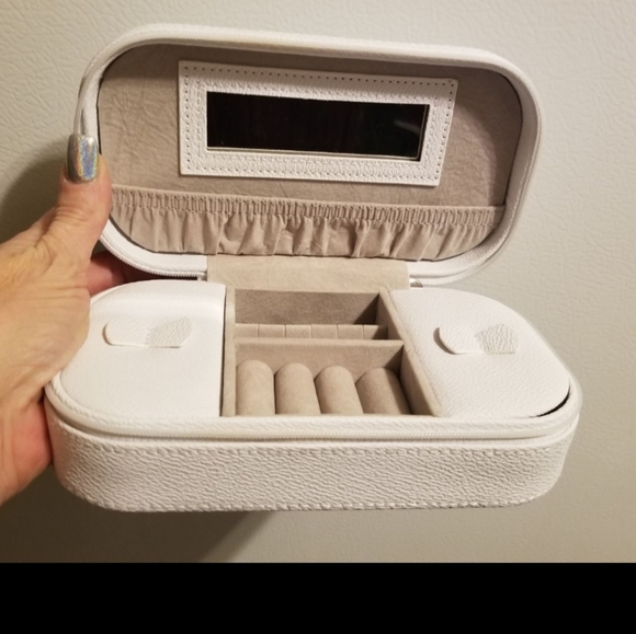 LLAMA JEWELRY BOX CASE - Picture 2 of 4